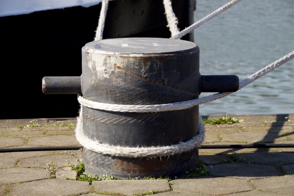 Entrepreneurs ship boat