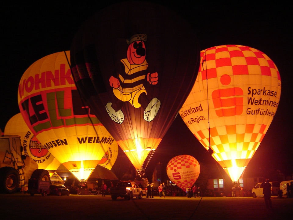 Balloon balloon glow take off