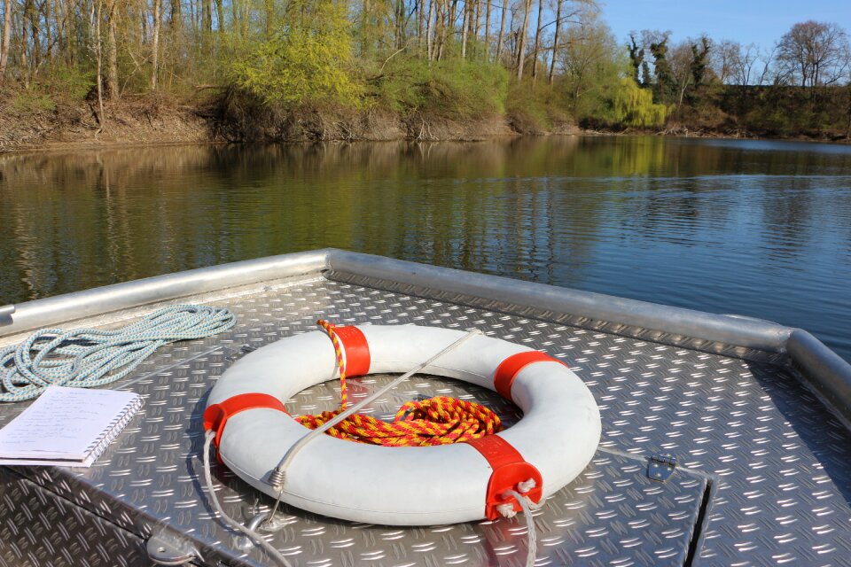 Rescue boat shipping
