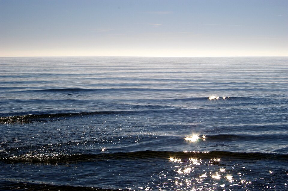 Stars glitter horizon