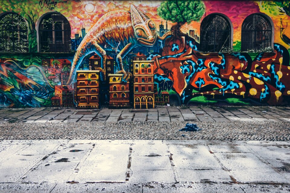 House facade spray art