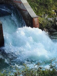 Water stream roar