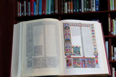 Page decorative text