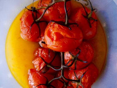 Cherry tomatoes baked photo