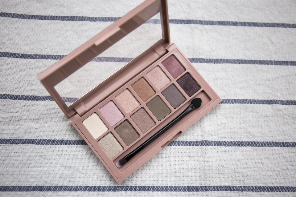 Makeup eye shadow multi-color