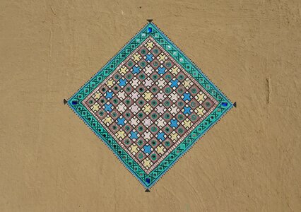Mud plaster geometric