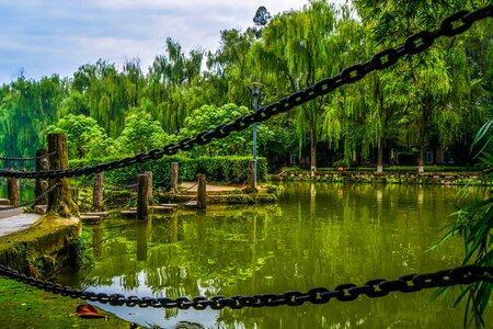 The chains stakes lake