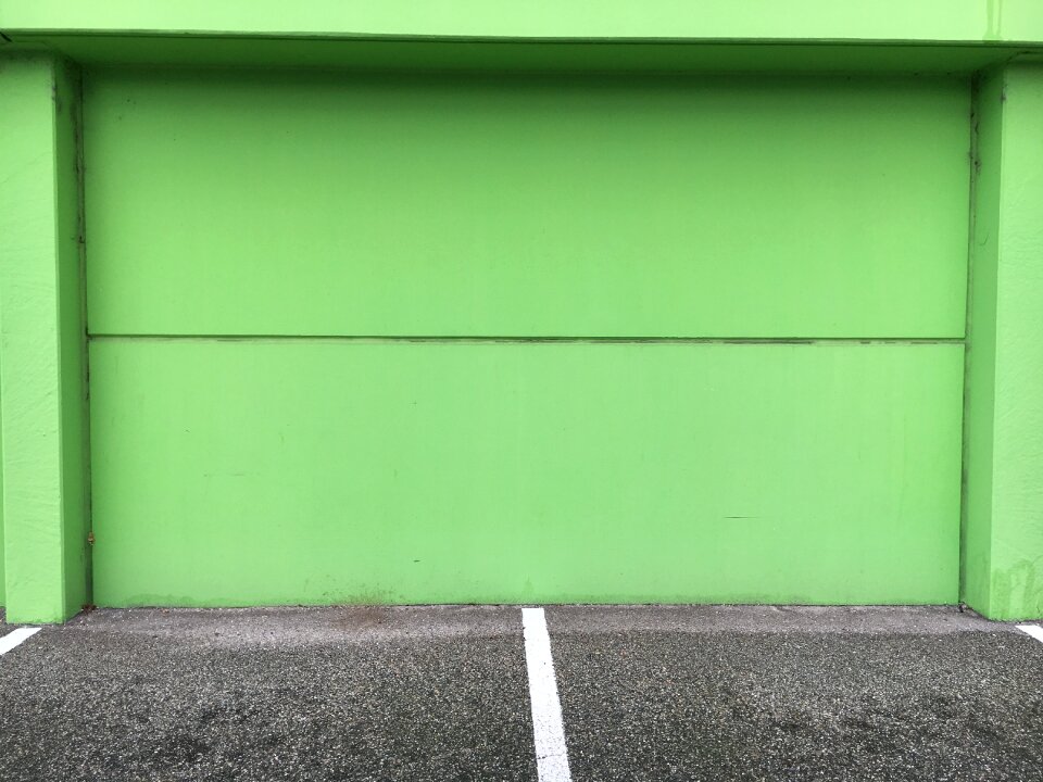Plaster walls green