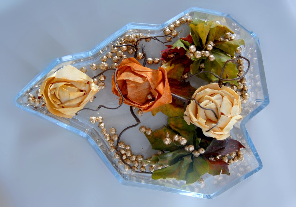 Roses decoration flower arranging