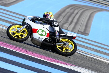 Race motorcycle former