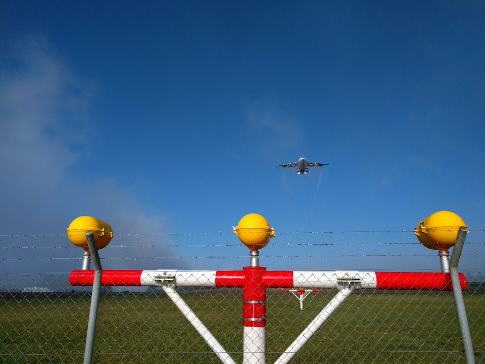 Aircraft airport zurich landing