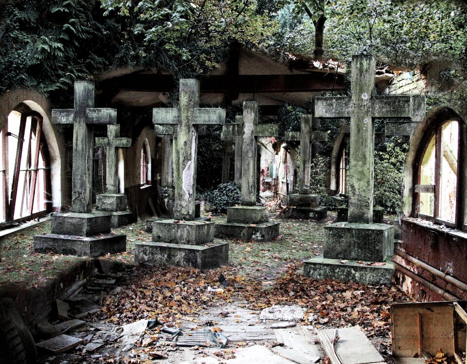 Lapsed neglected ruin