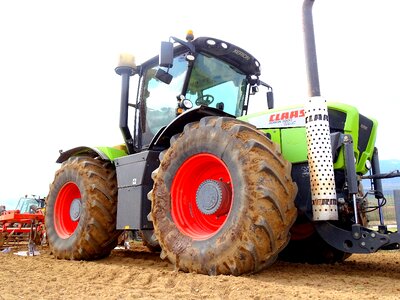 Tractor class field