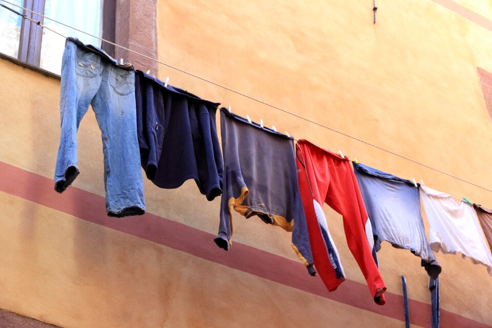 Washing laundry drying