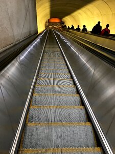 Silhouette metro public