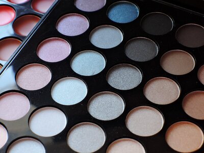 Makeup shadow visage