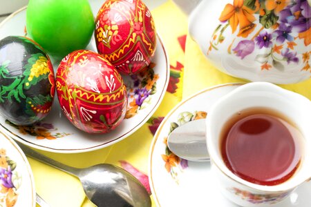 Easter paint eggs easter tea