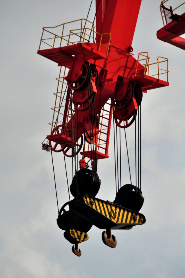 Lift loads baukran crane arm