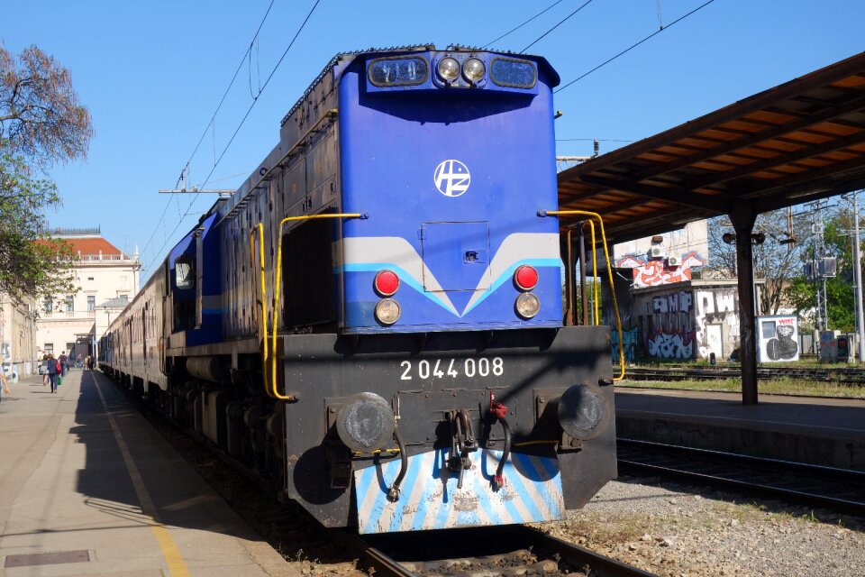 Railway travel station