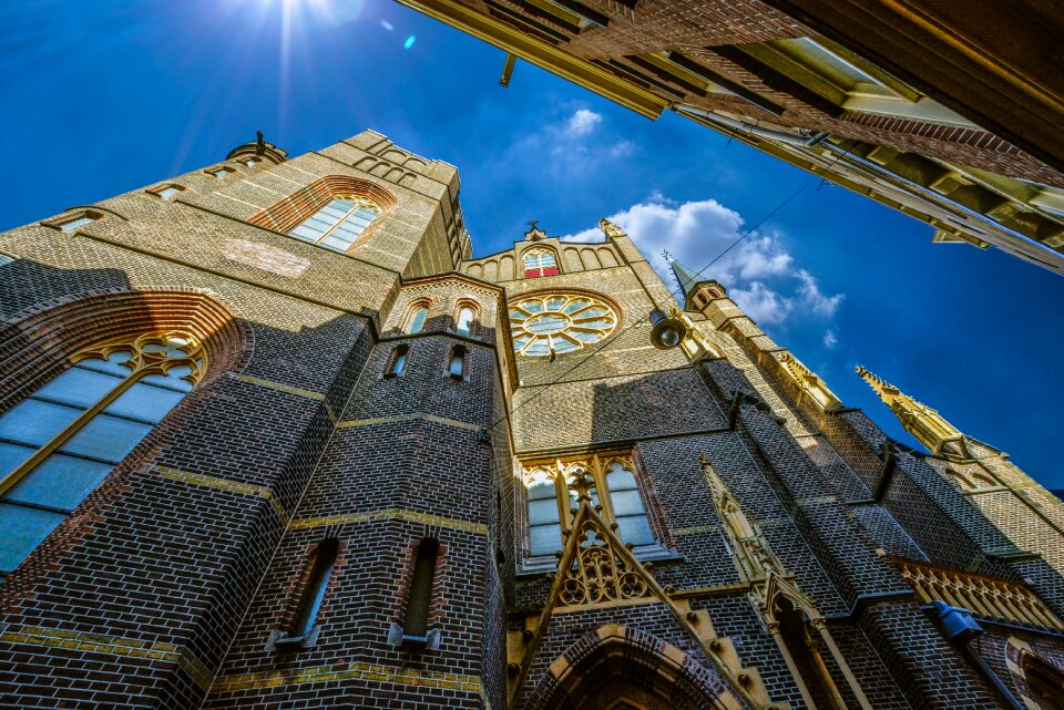 Architecture sun rays