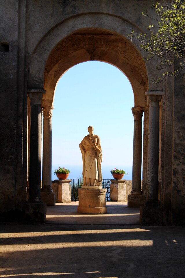 Villa cimbrone amalfi coast statue