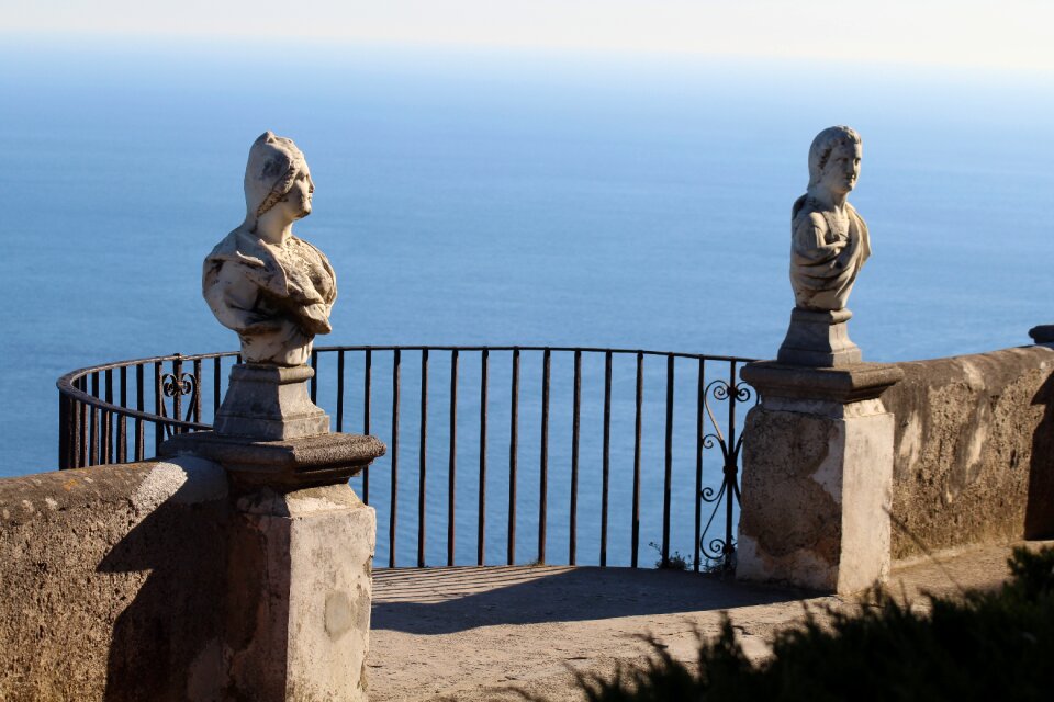 Villa cimbrone amalfi coast statue
