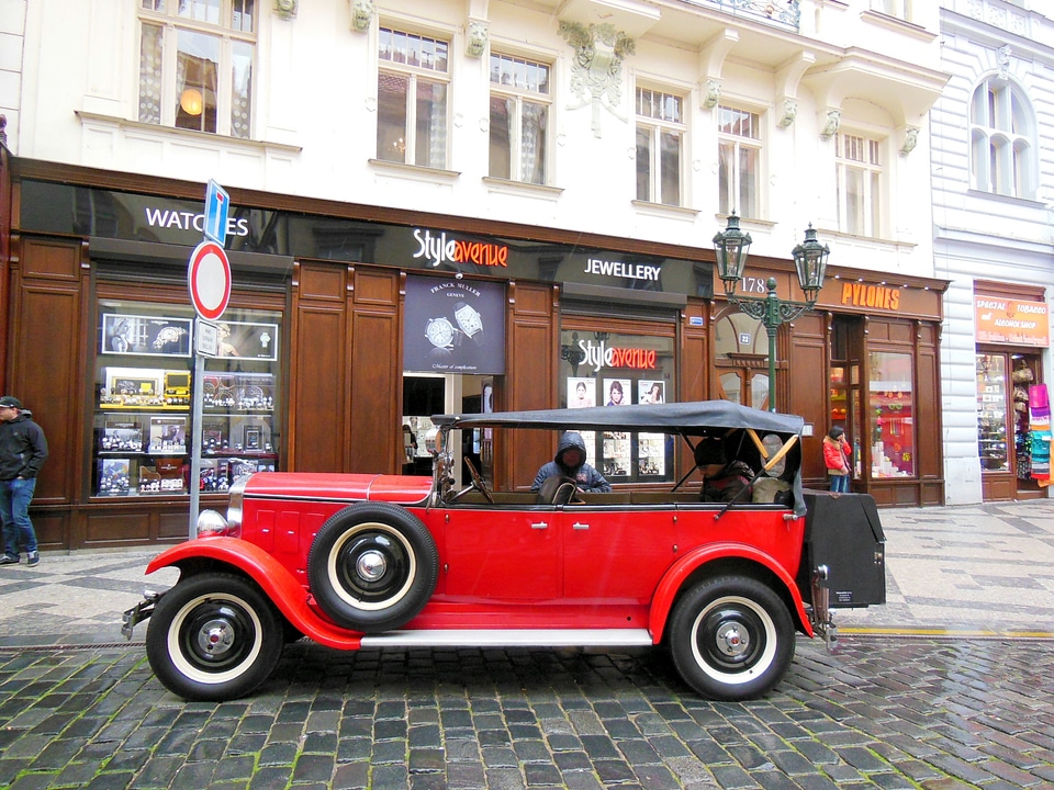 Jaguar downtown historic center