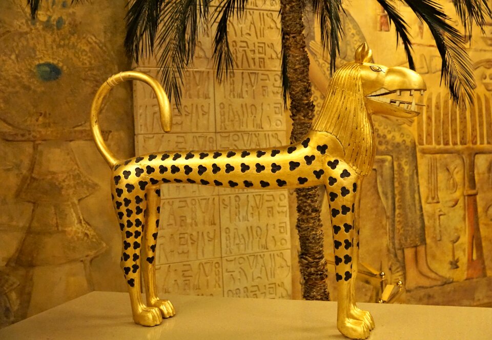 Gold figures africa