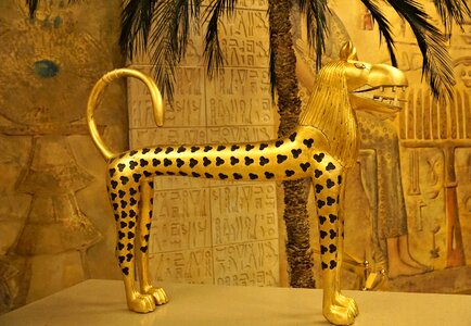 Gold figures africa