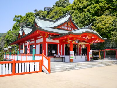 Takahashi inari building religion