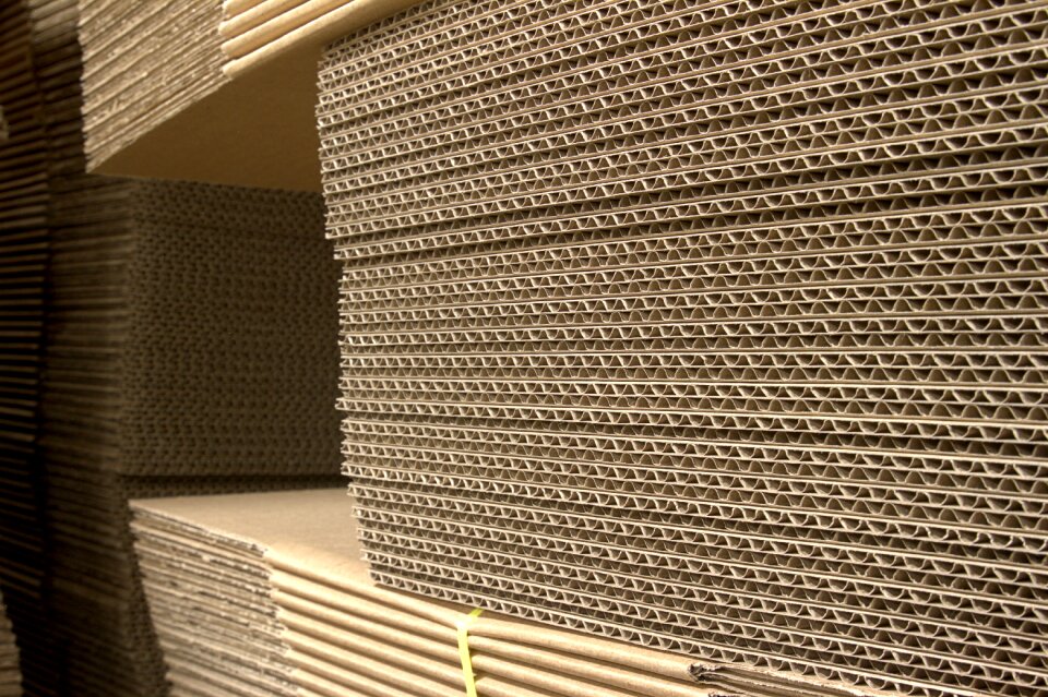 Cardboard flutes carton