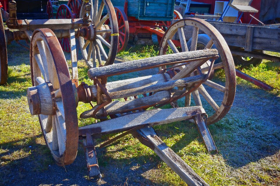 Wood cartwheel carriage