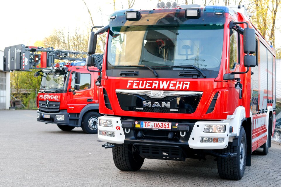 Vehicles ladder turntable ladder