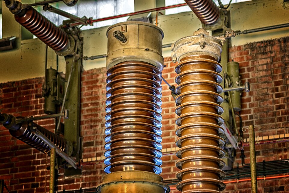 Voltage warning risk