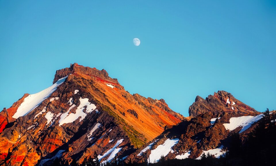 Moon landscape oregon