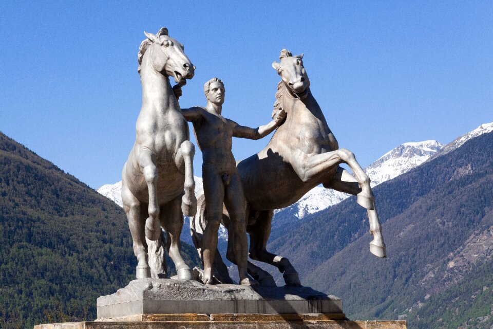 Man male mount