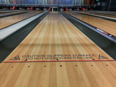 Foul indoors lanes