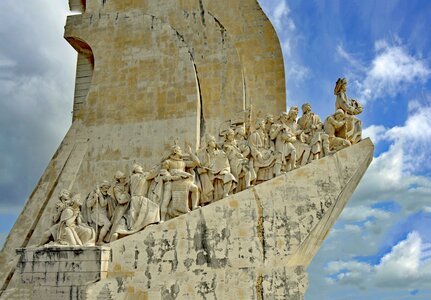 Monument discoveries seafarer