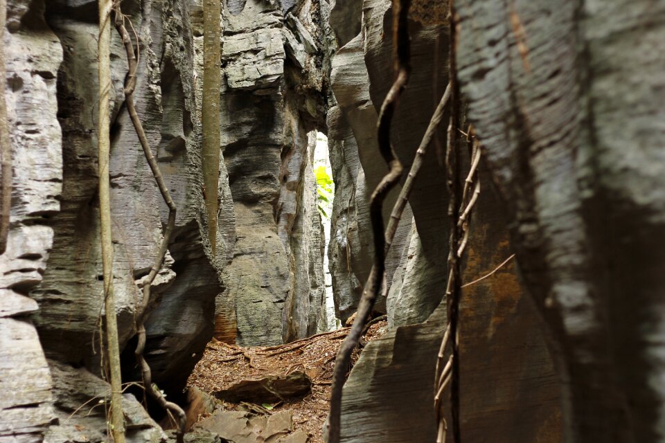 Climbing under lapinha nature