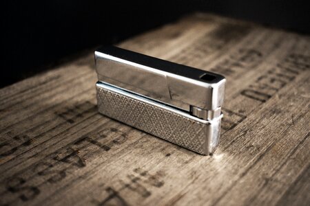 Lighter wooden crate silver
