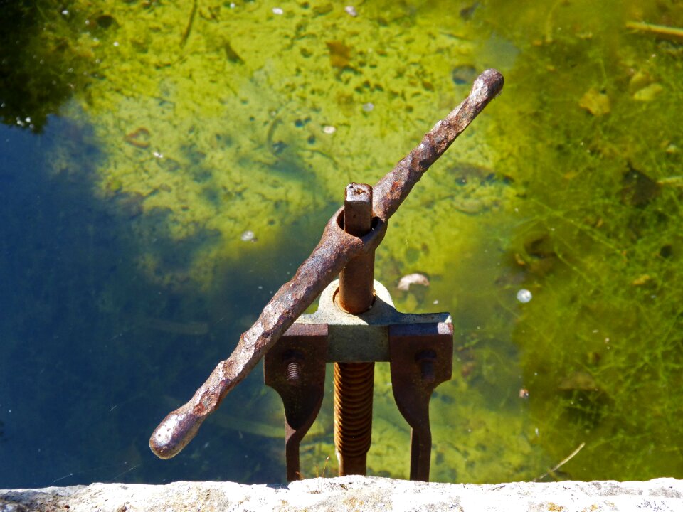 Mechanism water irrigation