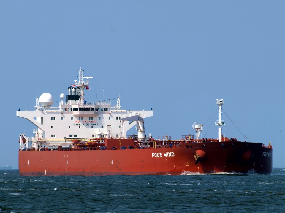 Bulk carrier sea