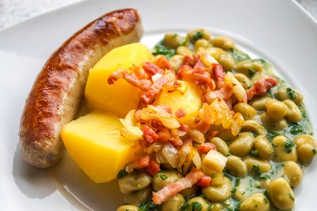 Eat lunch delicious