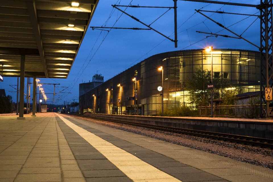 Clock face gleise platform