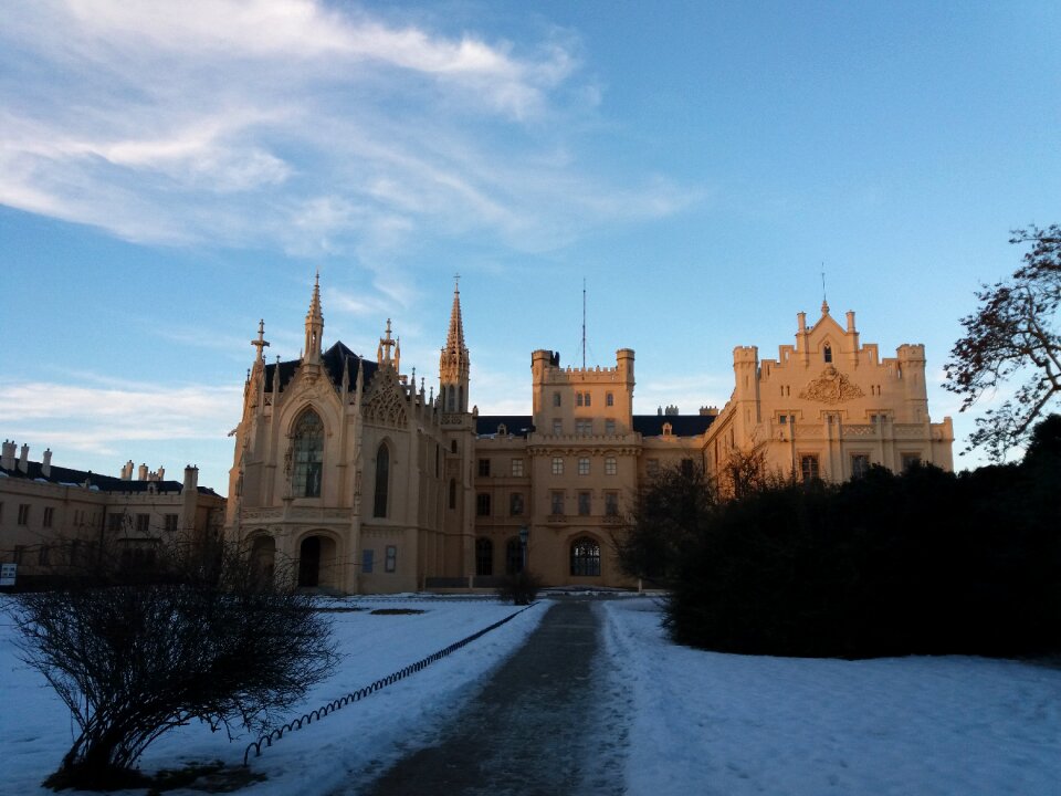 Castle romance monument