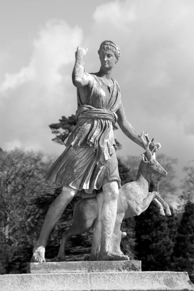 Sculpture europe powers court