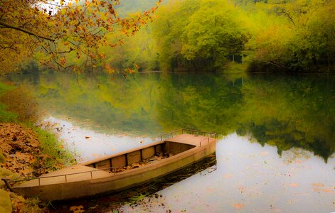 The scenery boat autumn