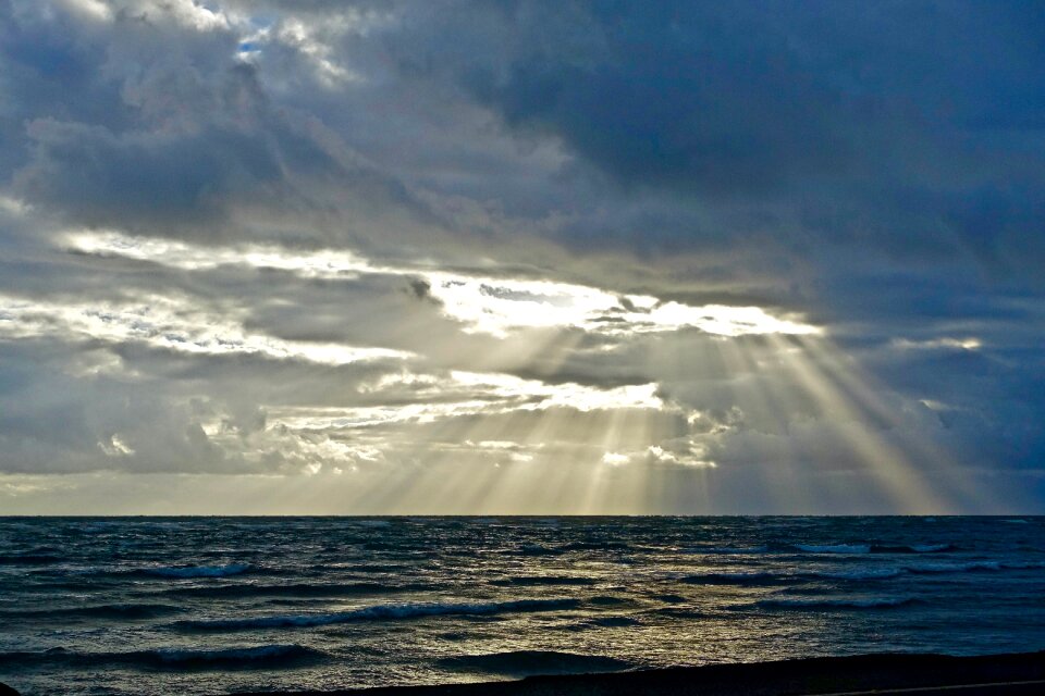 Natural ocean sky