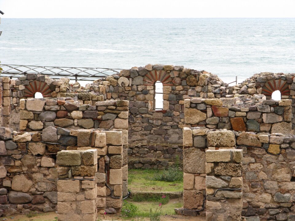 Sea stone windows
