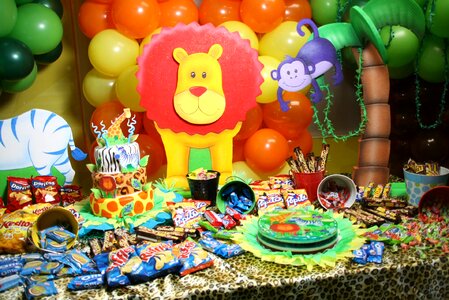 Table candies balloons